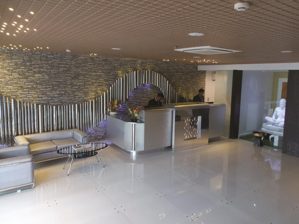 Airport City Hotel Калькутта Экстерьер фото