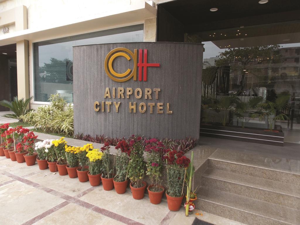 Airport City Hotel Калькутта Экстерьер фото