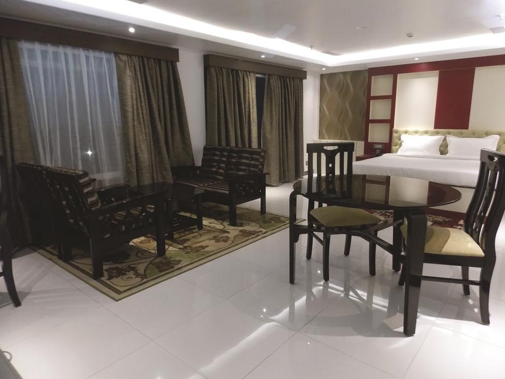 Airport City Hotel Калькутта Номер фото