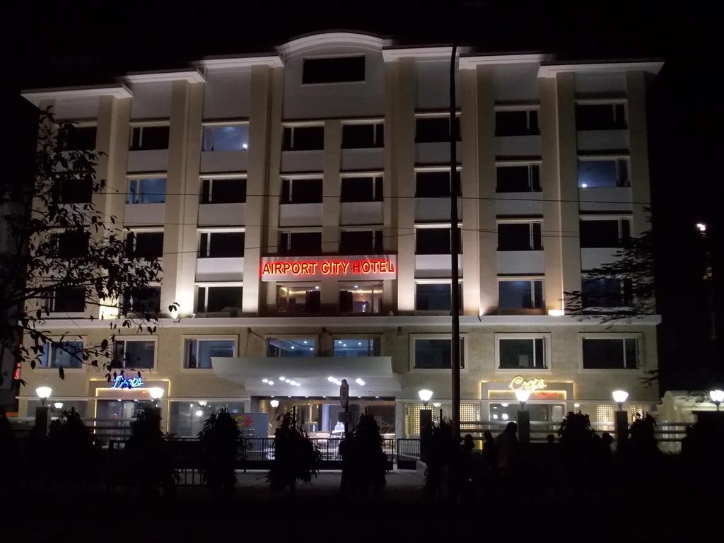 Airport City Hotel Калькутта Экстерьер фото