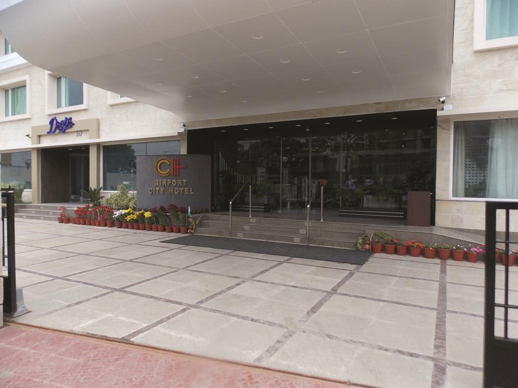 Airport City Hotel Калькутта Экстерьер фото