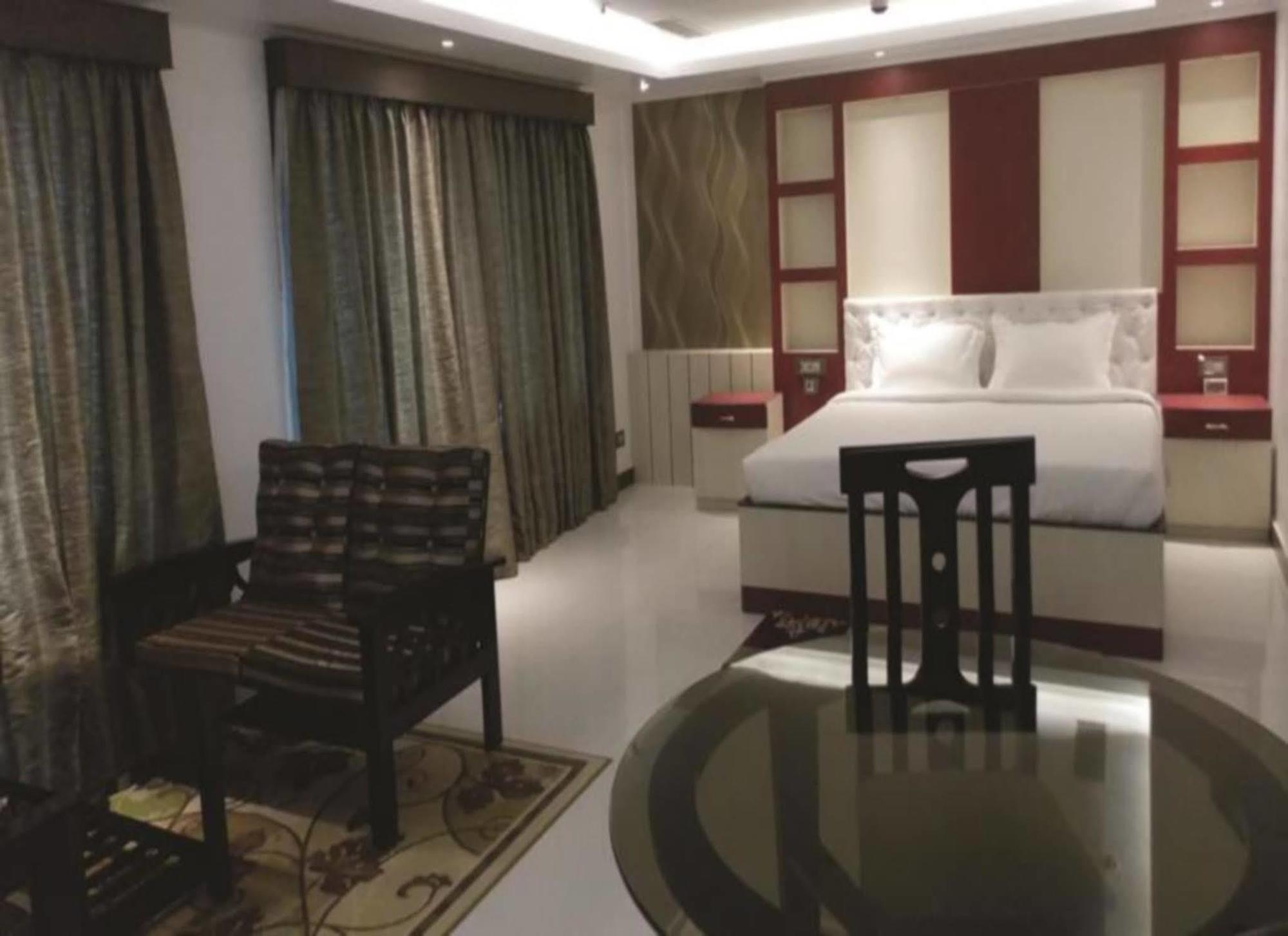 Airport City Hotel Калькутта Экстерьер фото