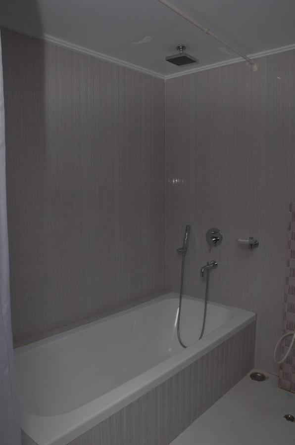 Airport City Hotel Калькутта Экстерьер фото